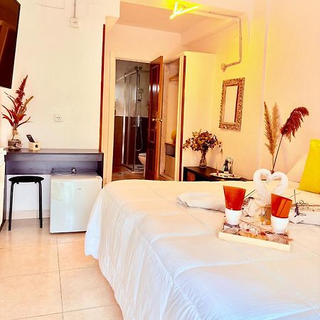 Hostal La Rosa Caces Dış mekan fotoğraf