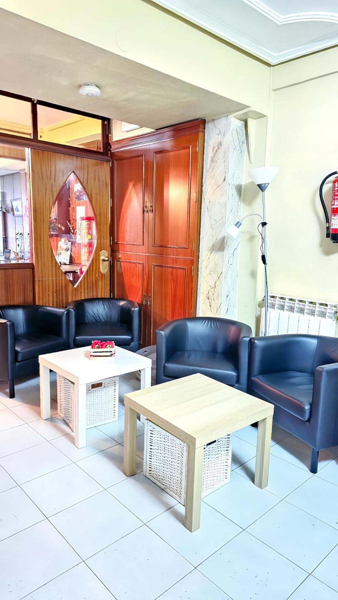 Hostal La Rosa Caces Dış mekan fotoğraf