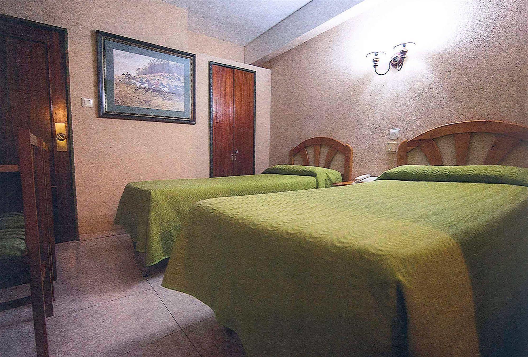 Hostal La Rosa Caces Dış mekan fotoğraf