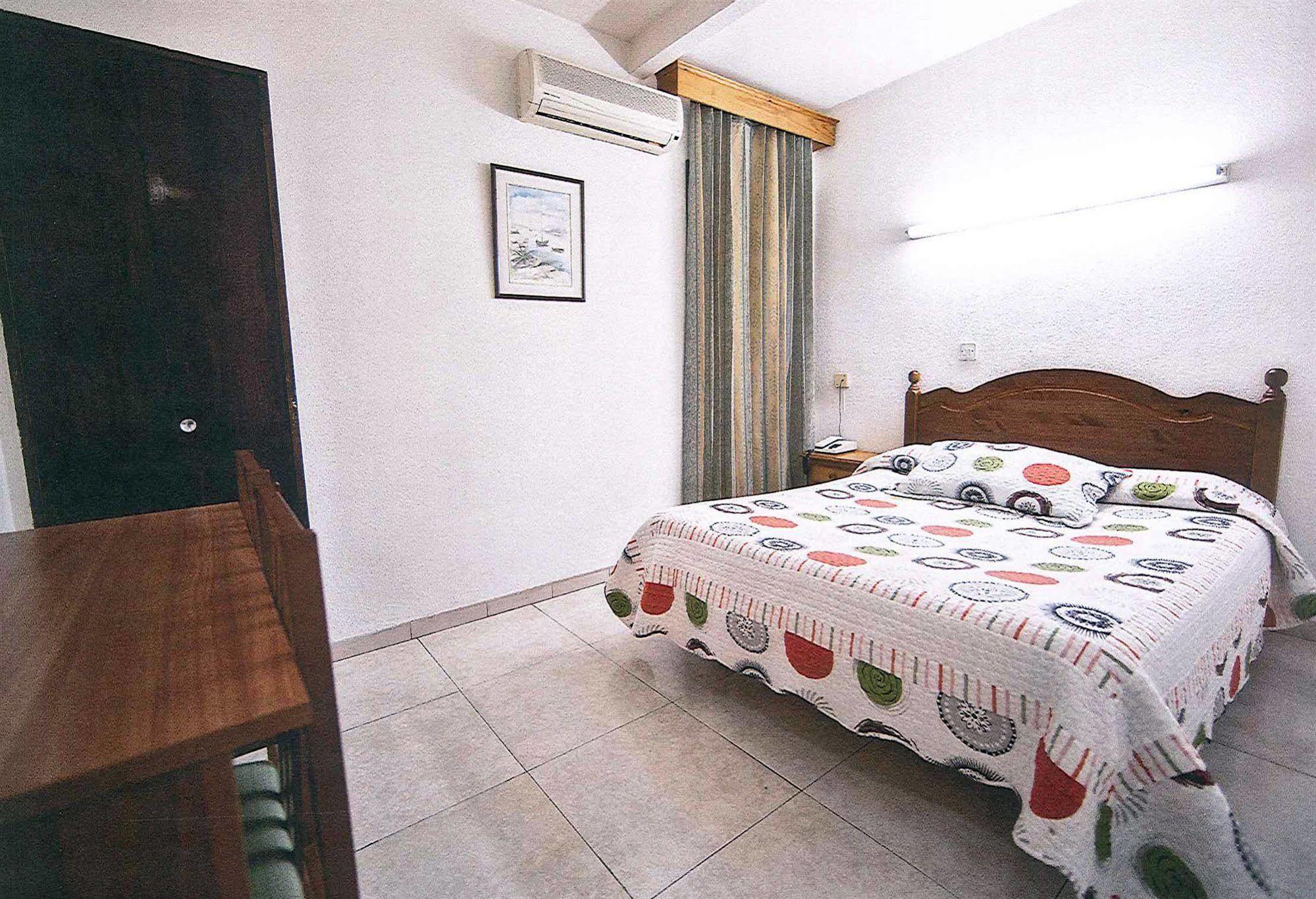 Hostal La Rosa Caces Dış mekan fotoğraf