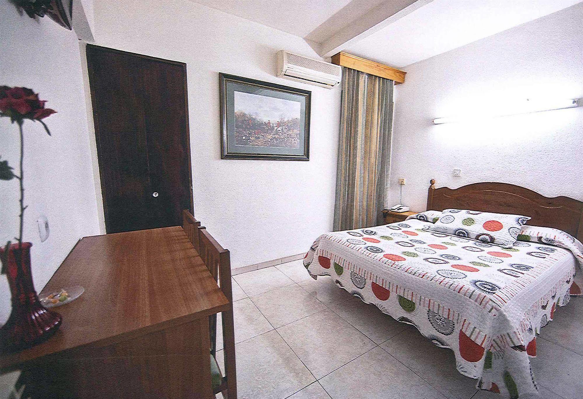 Hostal La Rosa Caces Dış mekan fotoğraf