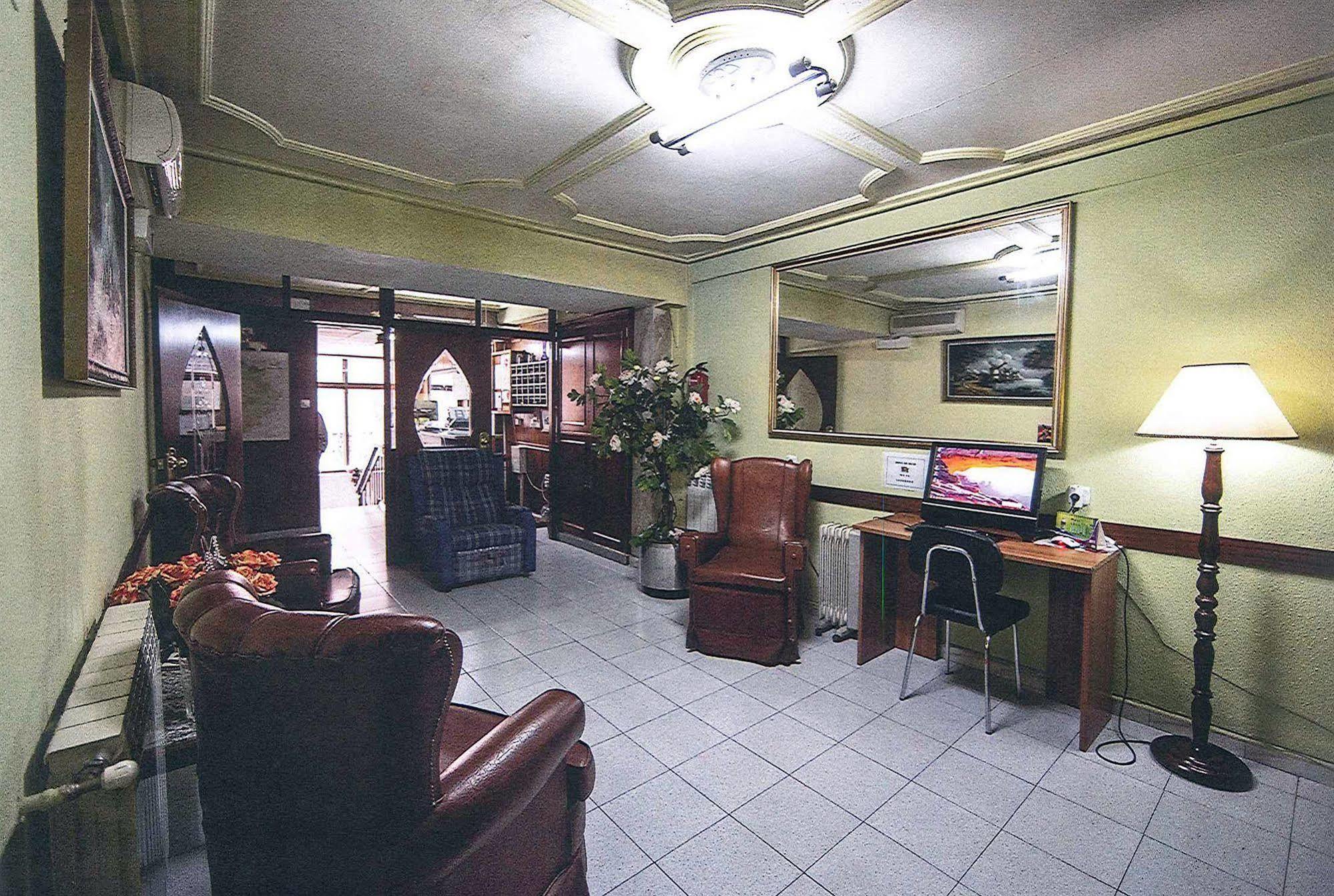 Hostal La Rosa Caces Dış mekan fotoğraf